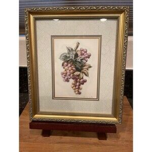 Trapunto traditional art - grapes